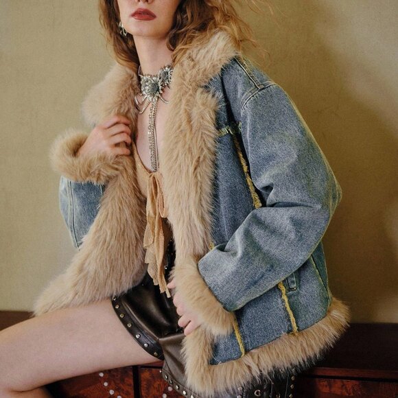 Blue Casual Women's Faux Fur Trim Raw Hem Denim Jacket - Picture 1 of 7